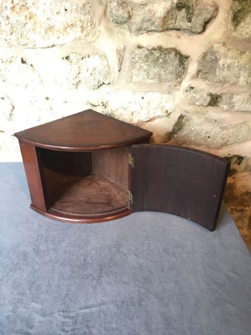 A CHARMING VICTORIAN CORNER CUPBOARD - ADDITIONAL PHOTO 14