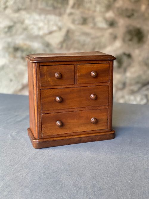 JEWELLERY BOX AS A MINIATURE CHEST OF DRAWERS - ADDITIONAL PHOTO 1