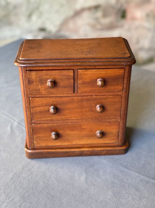 JEWELLERY BOX AS A MINIATURE CHEST OF DRAWERS - ADDITIONAL PHOTO 3