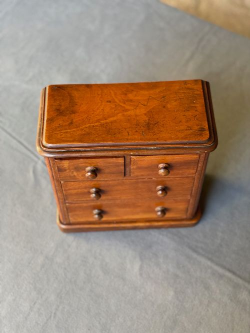JEWELLERY BOX AS A MINIATURE CHEST OF DRAWERS - ADDITIONAL PHOTO 4