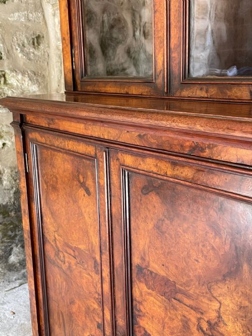 SMALLMEDIUM LIBRARY BOOKCASE IN BURR WALNUT - ADDITIONAL PHOTO 4