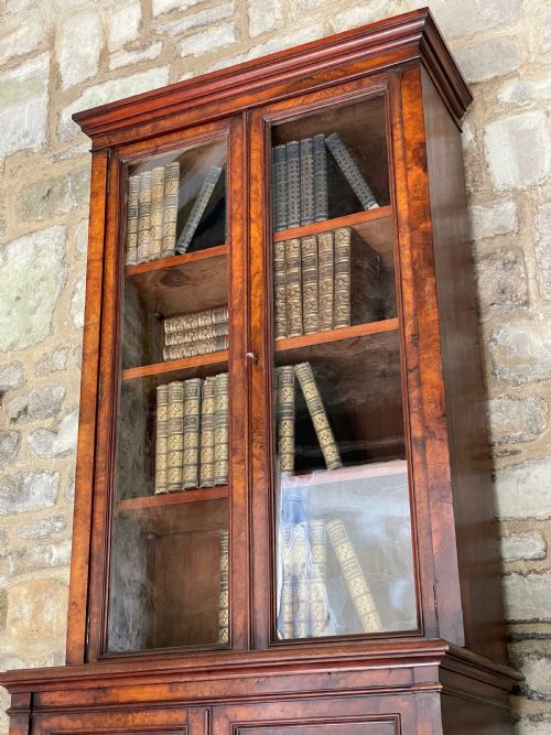 SMALLMEDIUM LIBRARY BOOKCASE IN BURR WALNUT - ADDITIONAL PHOTO 16