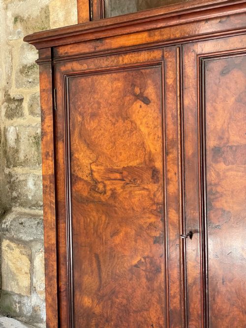 SMALLMEDIUM LIBRARY BOOKCASE IN BURR WALNUT - ADDITIONAL PHOTO 17