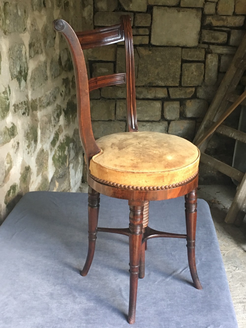 Adjustable music stool for piano/harp/cello  View V