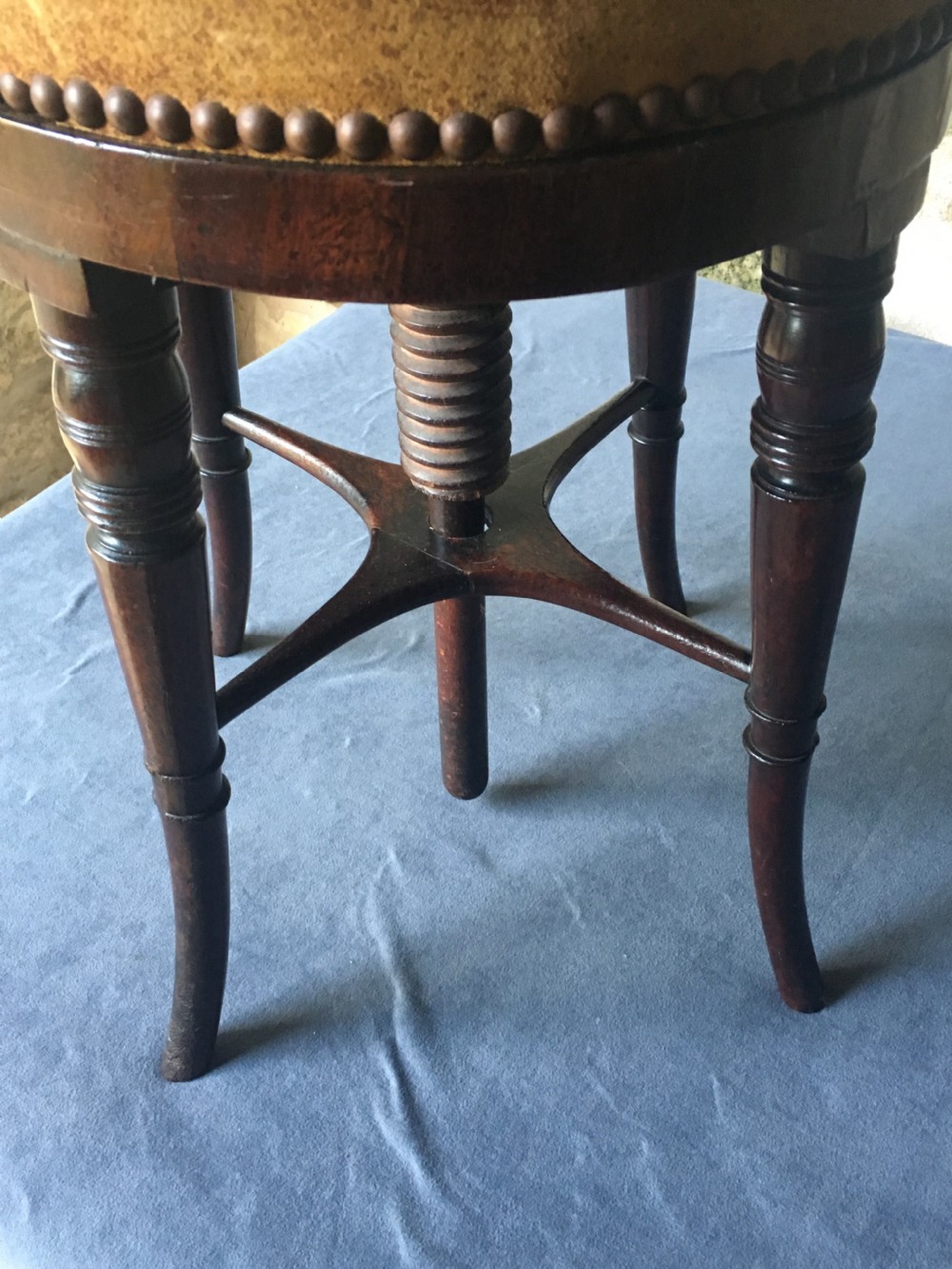 Adjustable music stool for piano/harp/cello  View X