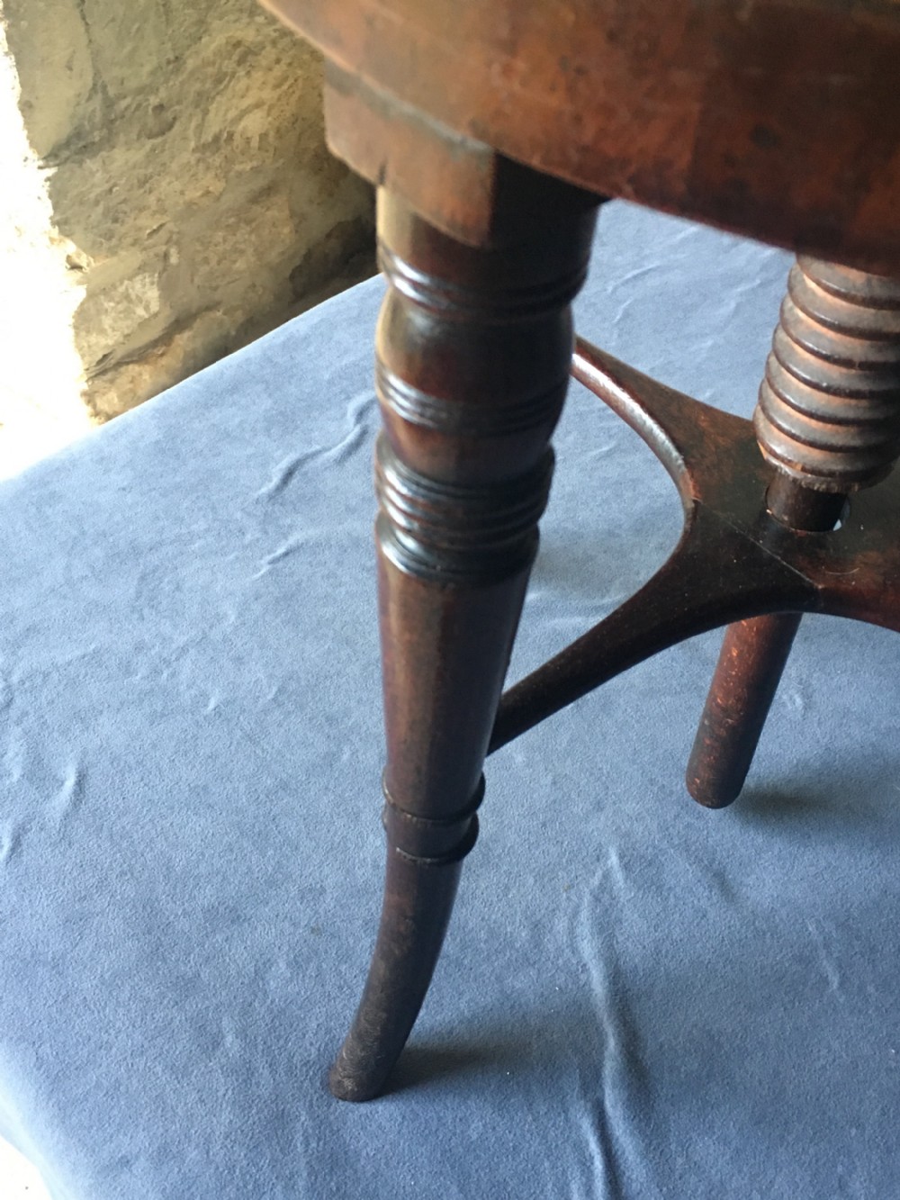 Adjustable music stool for piano/harp/cello  View XII