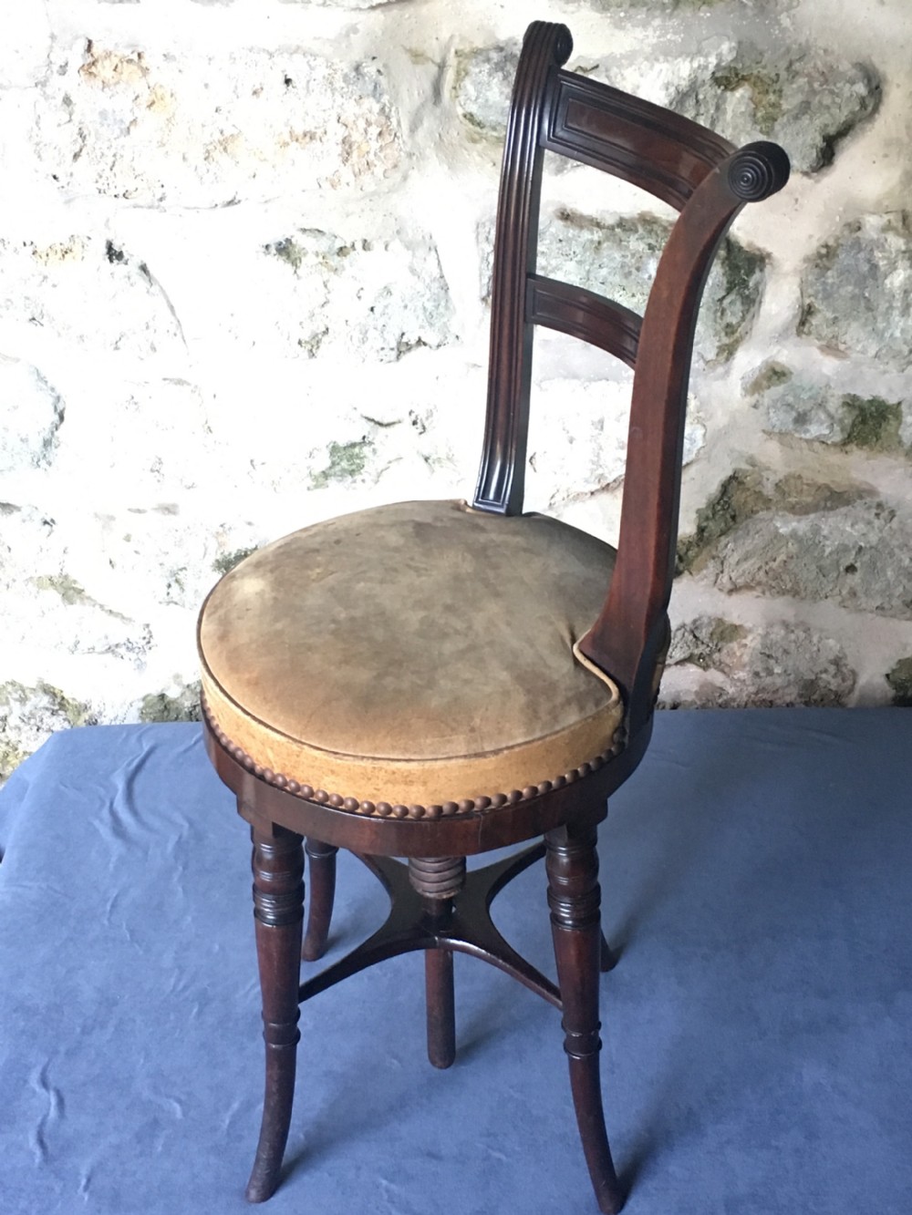 Adjustable music stool for piano/harp/cello  View XV