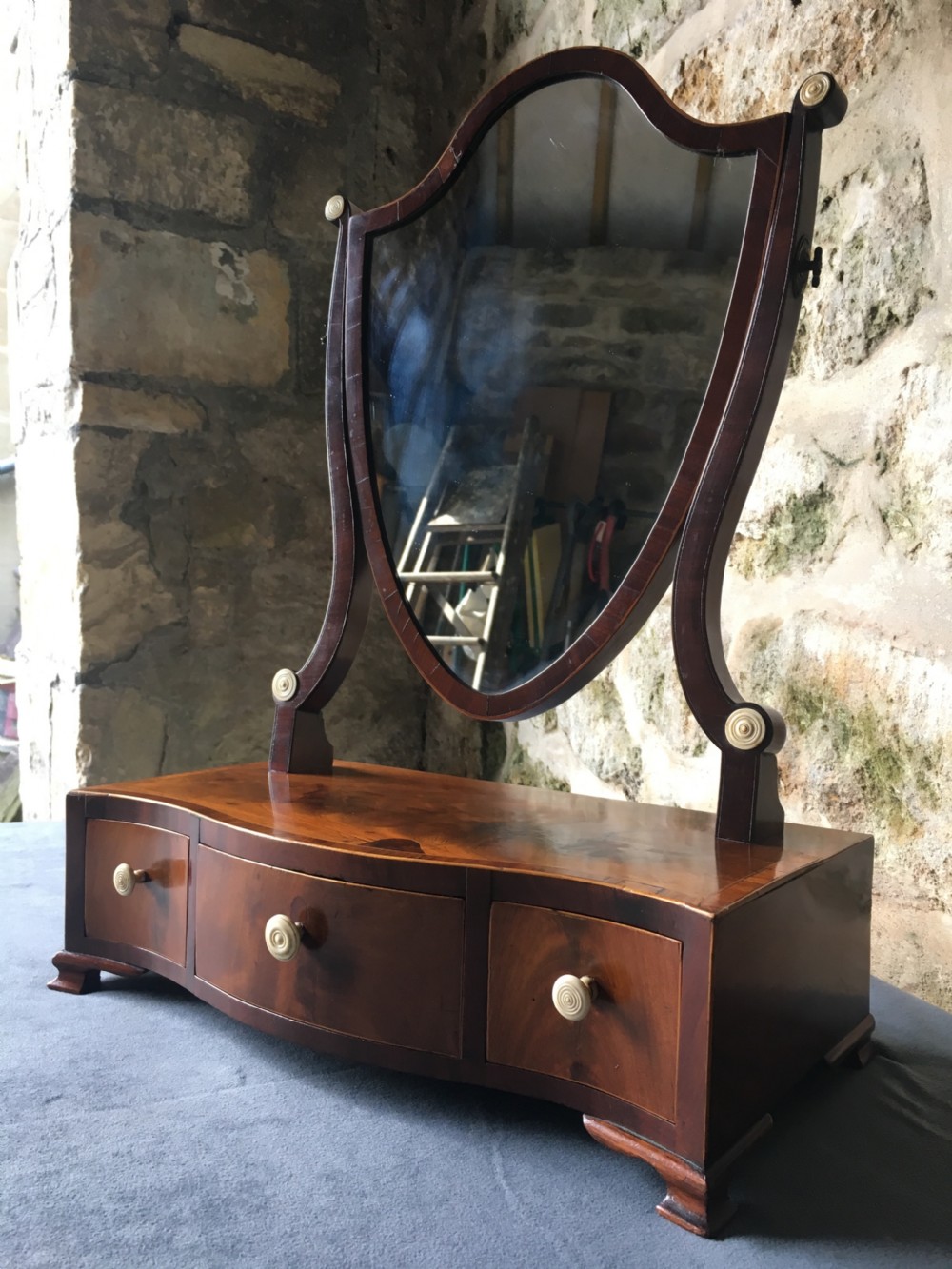 Dressing table mirror or toilet mirror View VII