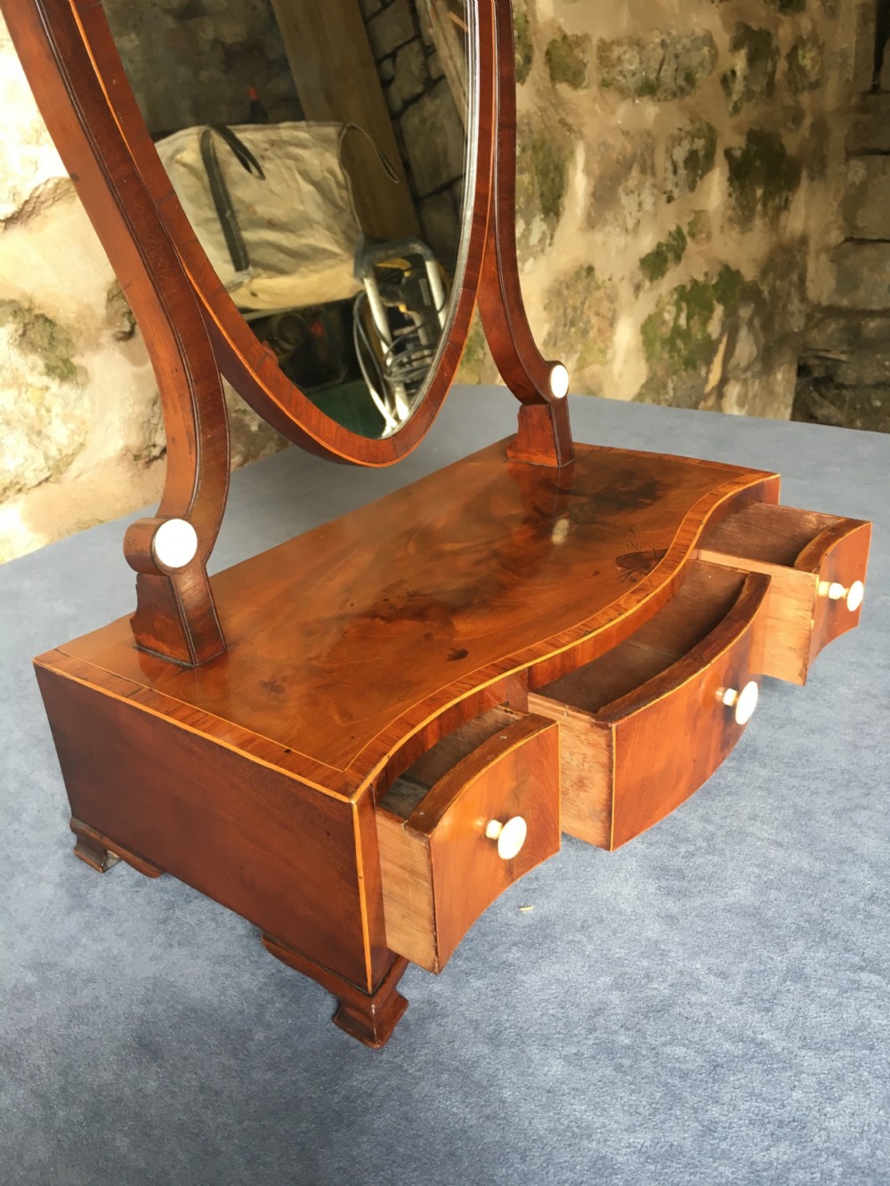 Dressing table mirror or toilet mirror View X