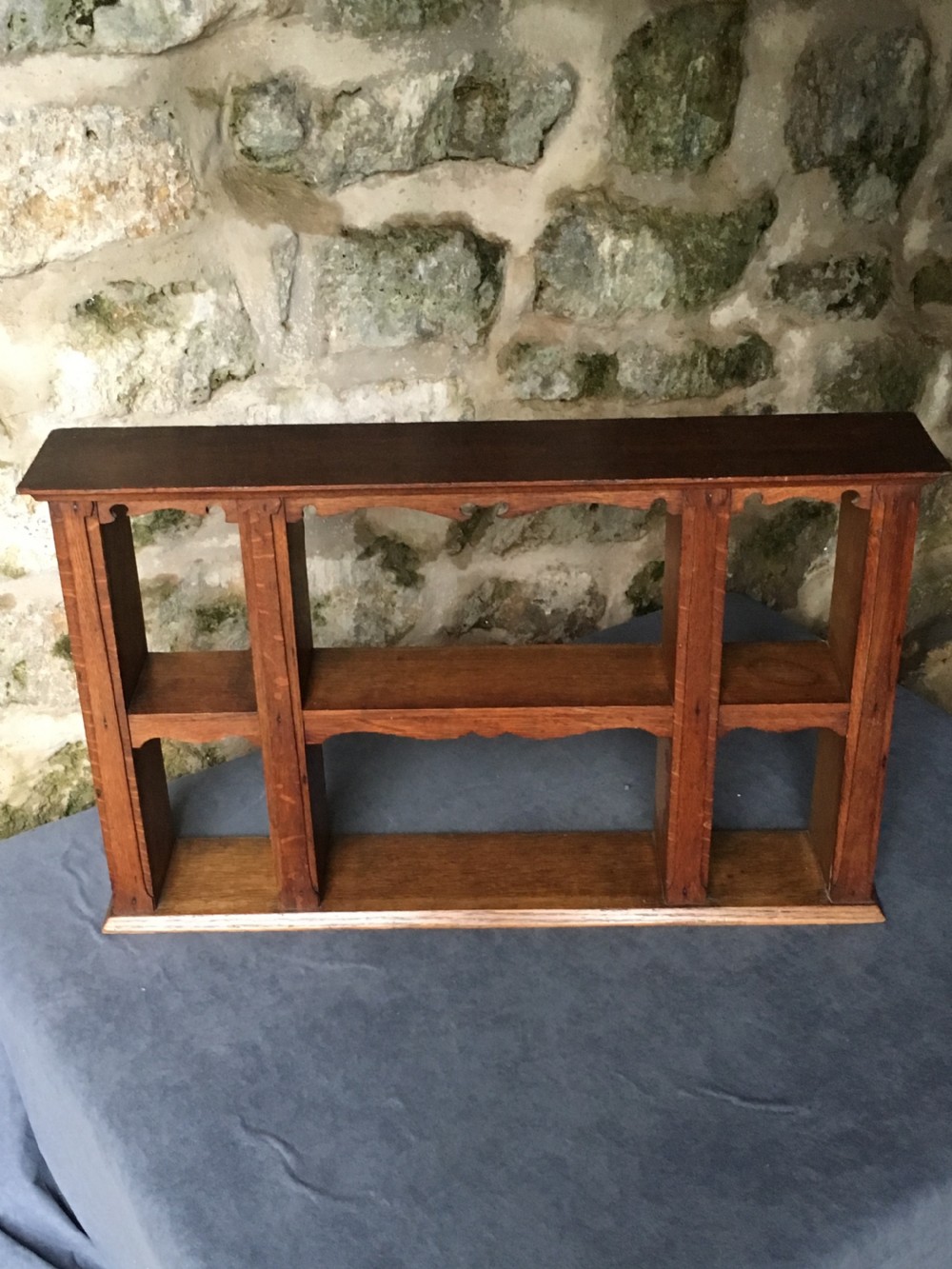 Small set of wall shelves View IV