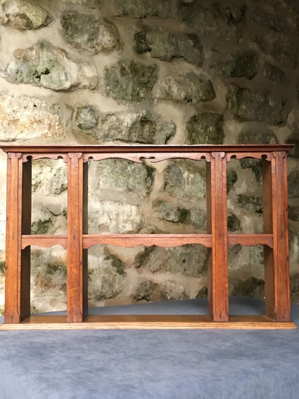 Small set of wall shelves View VI
