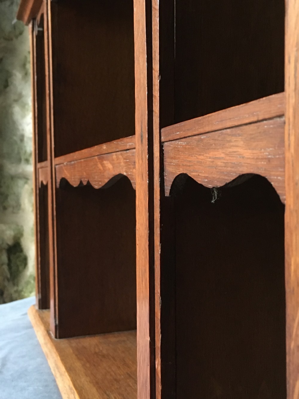 Small set of wall shelves View X