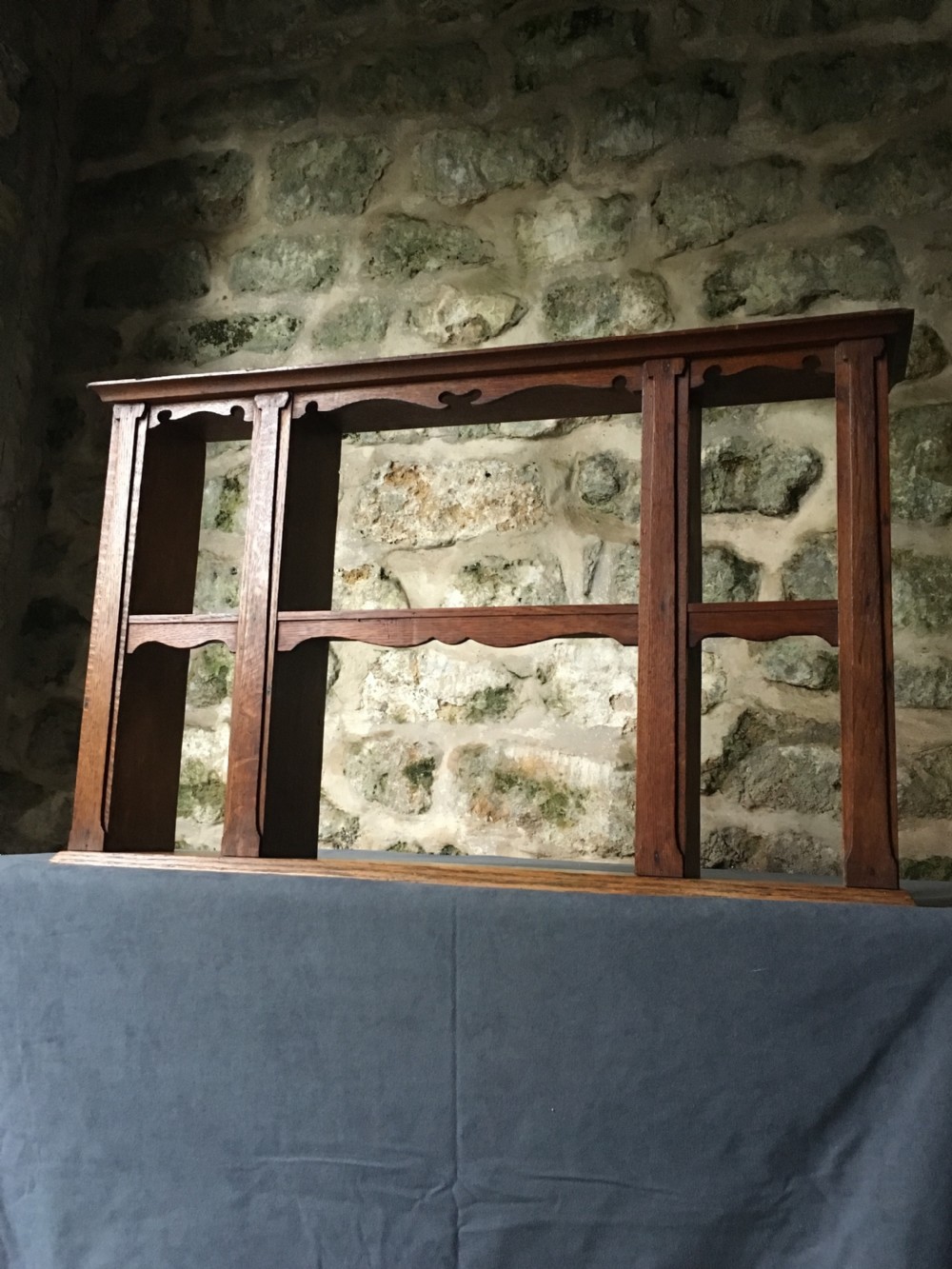 Small set of wall shelves View XVI