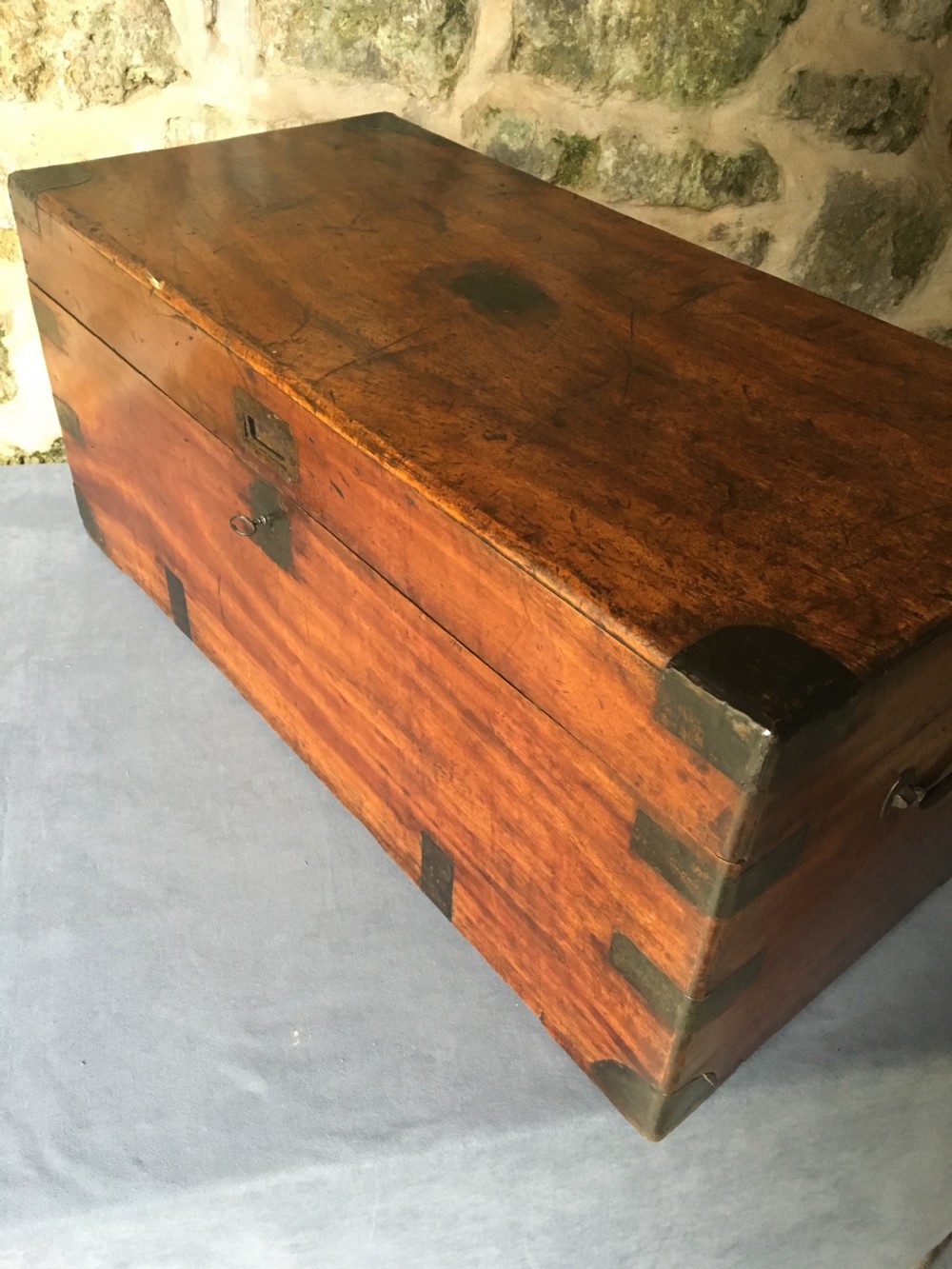 Blanket chest or trunk in camphorwood View VIII