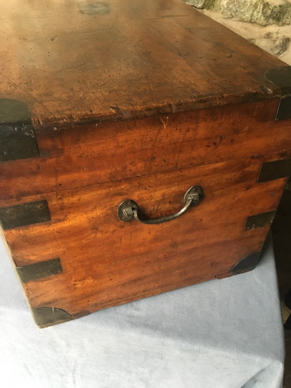 Blanket chest or trunk in camphorwood View X