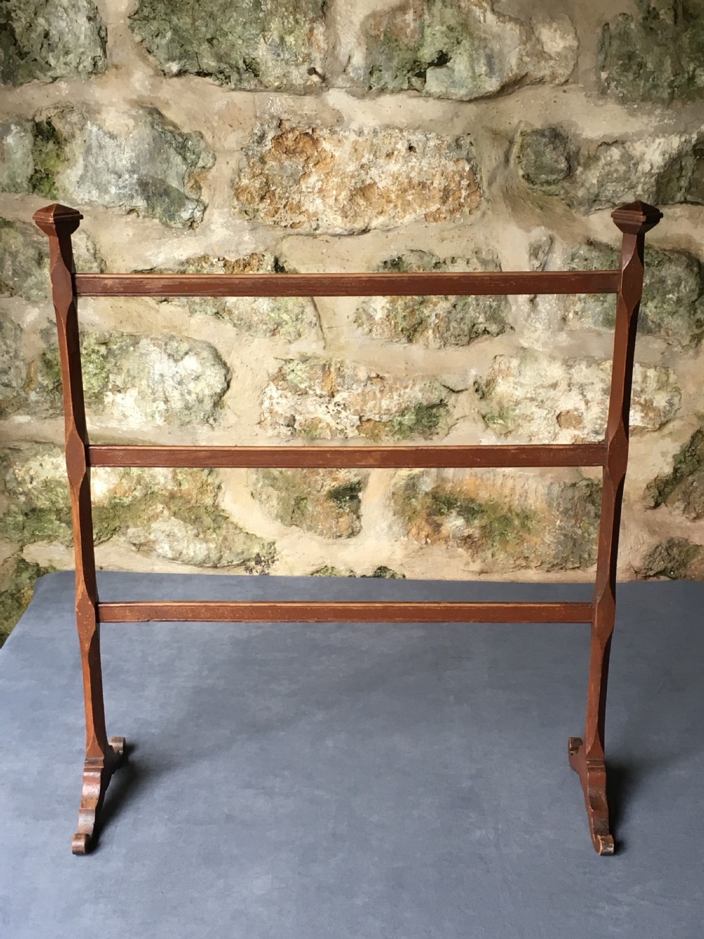 Small towel rail View VI