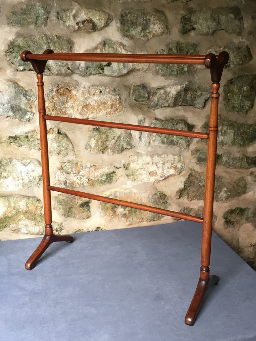  High quality Victorian towel rail  View IV