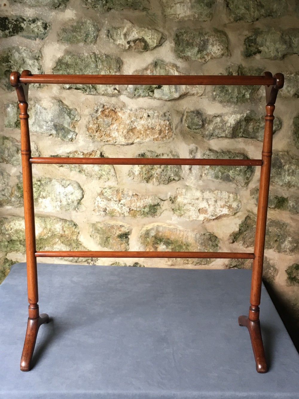  High quality Victorian towel rail  View V