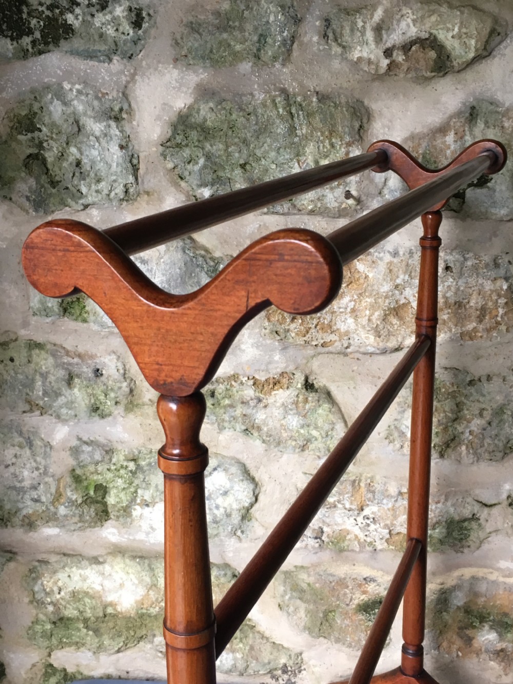  High quality Victorian towel rail  View X