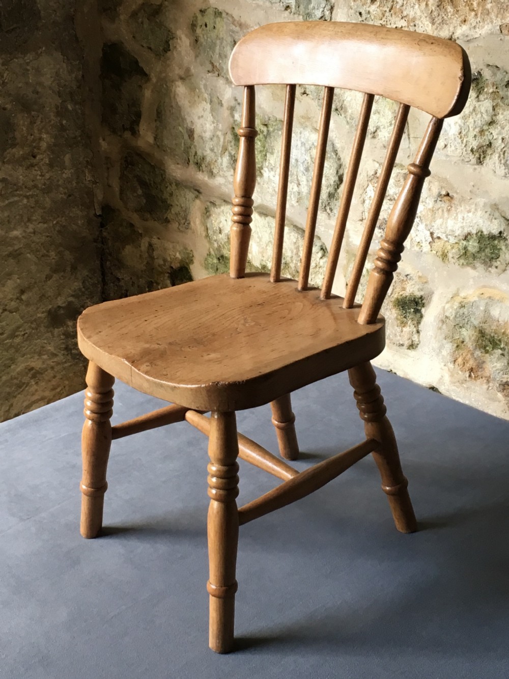 Beautiful little child's chair View VI