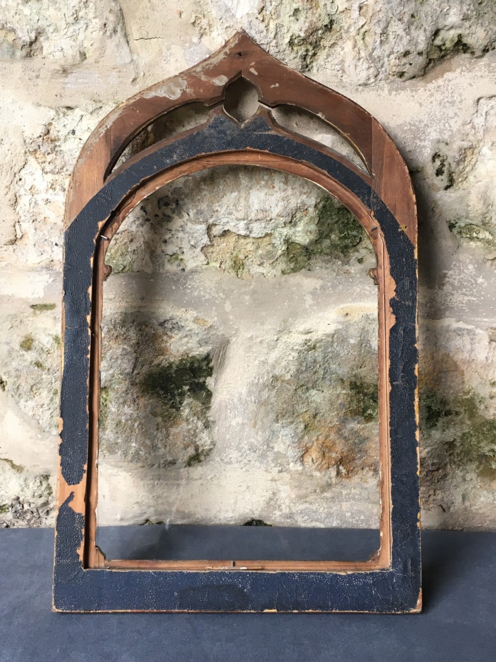Gothic arch-topped picture frame View XX