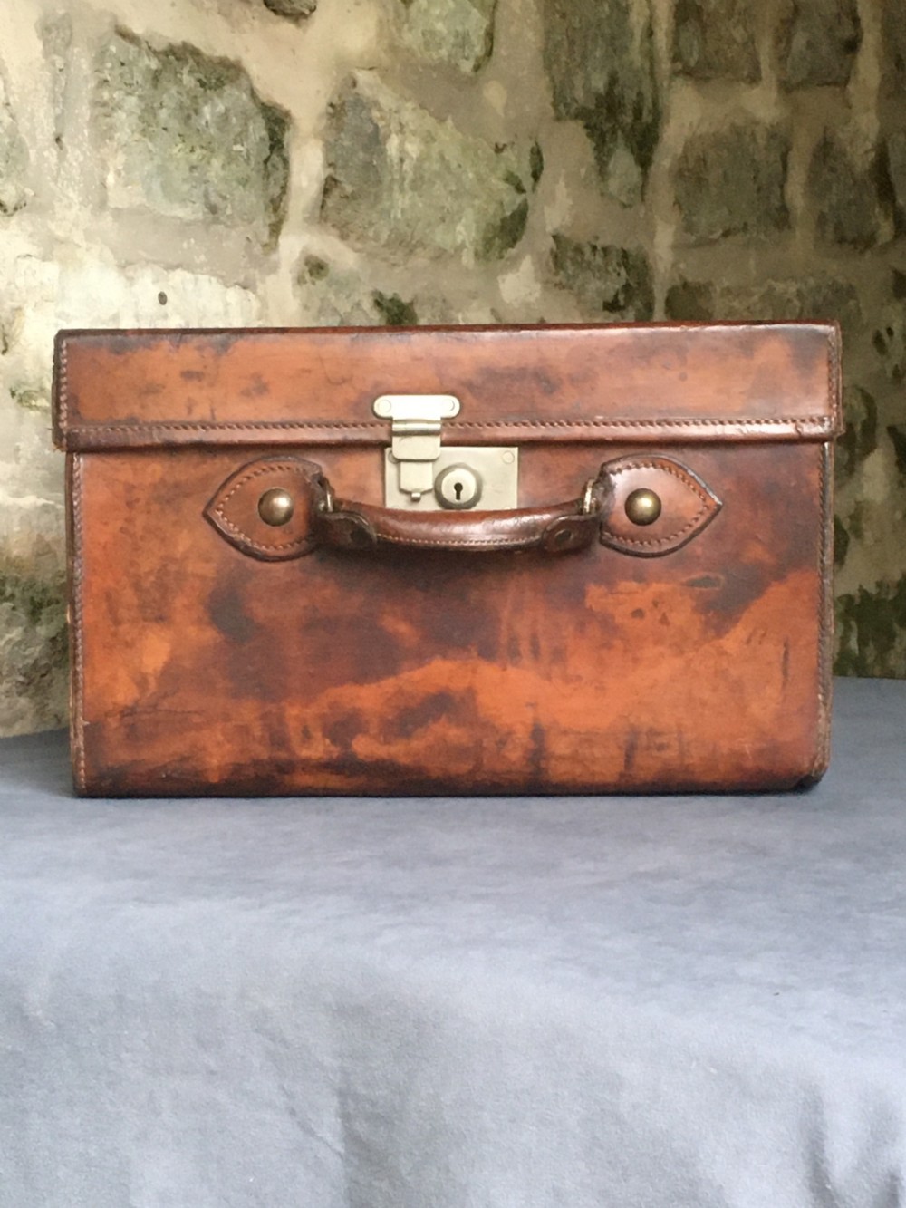 Luggage: Fine leather case View VII