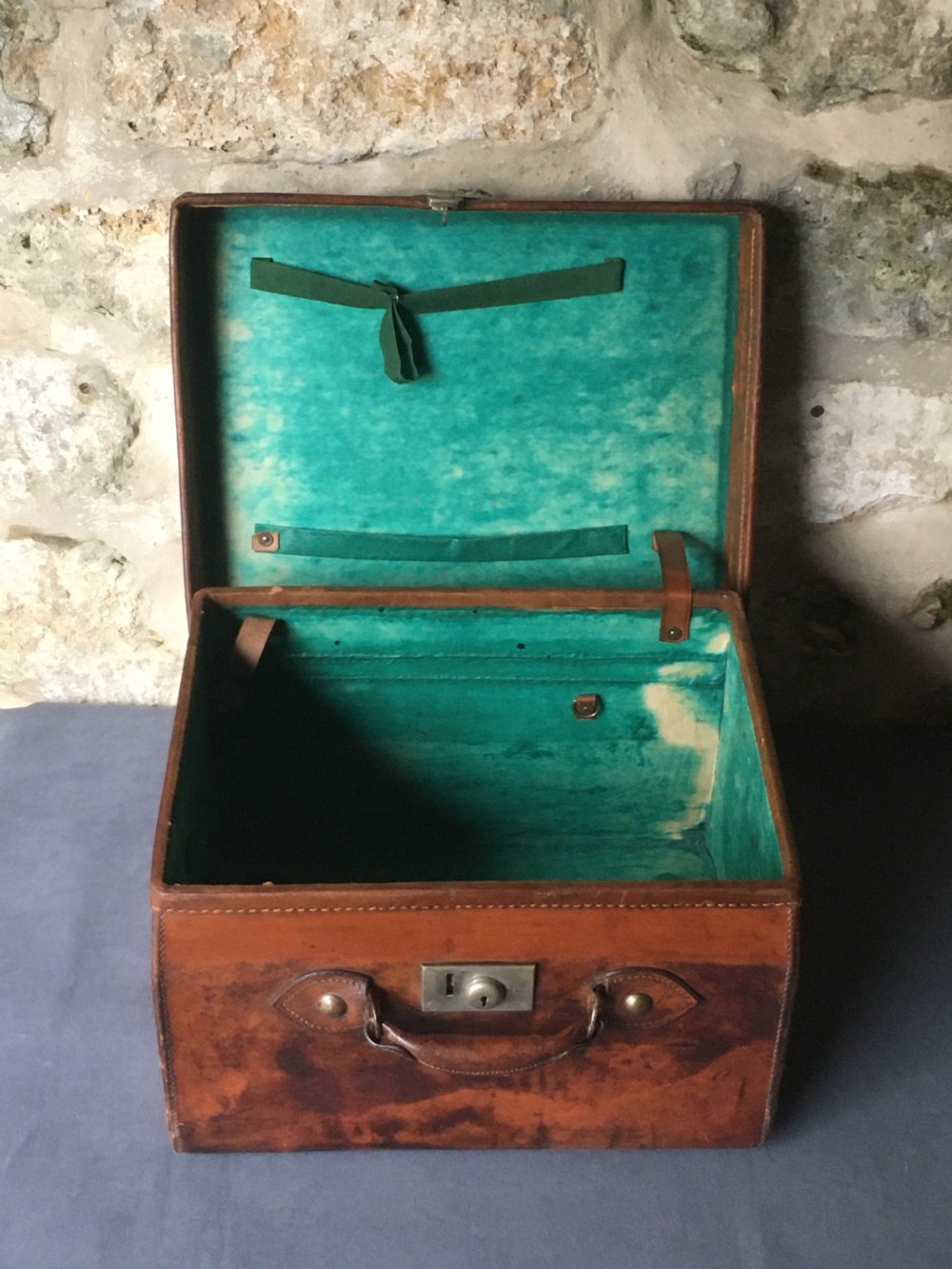 Luggage: Fine leather case View XIII