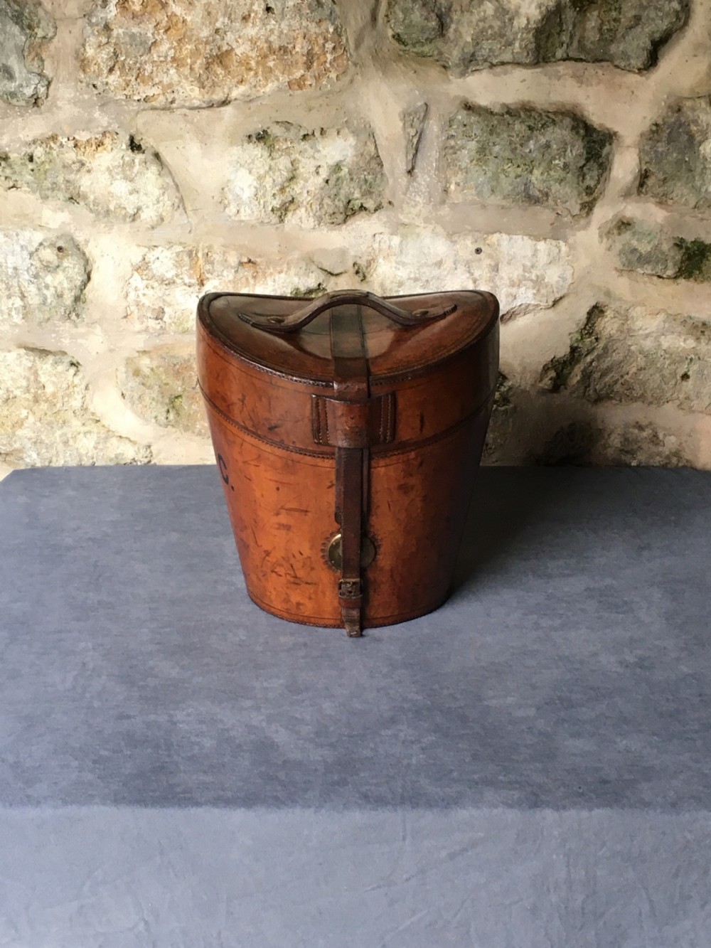 Army & Navy hat box  View III
