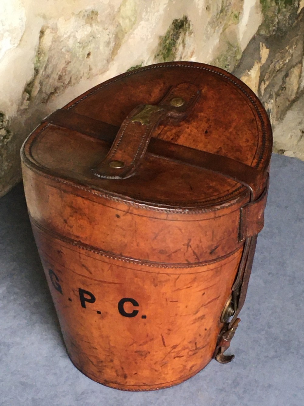 Army & Navy hat box  View IV