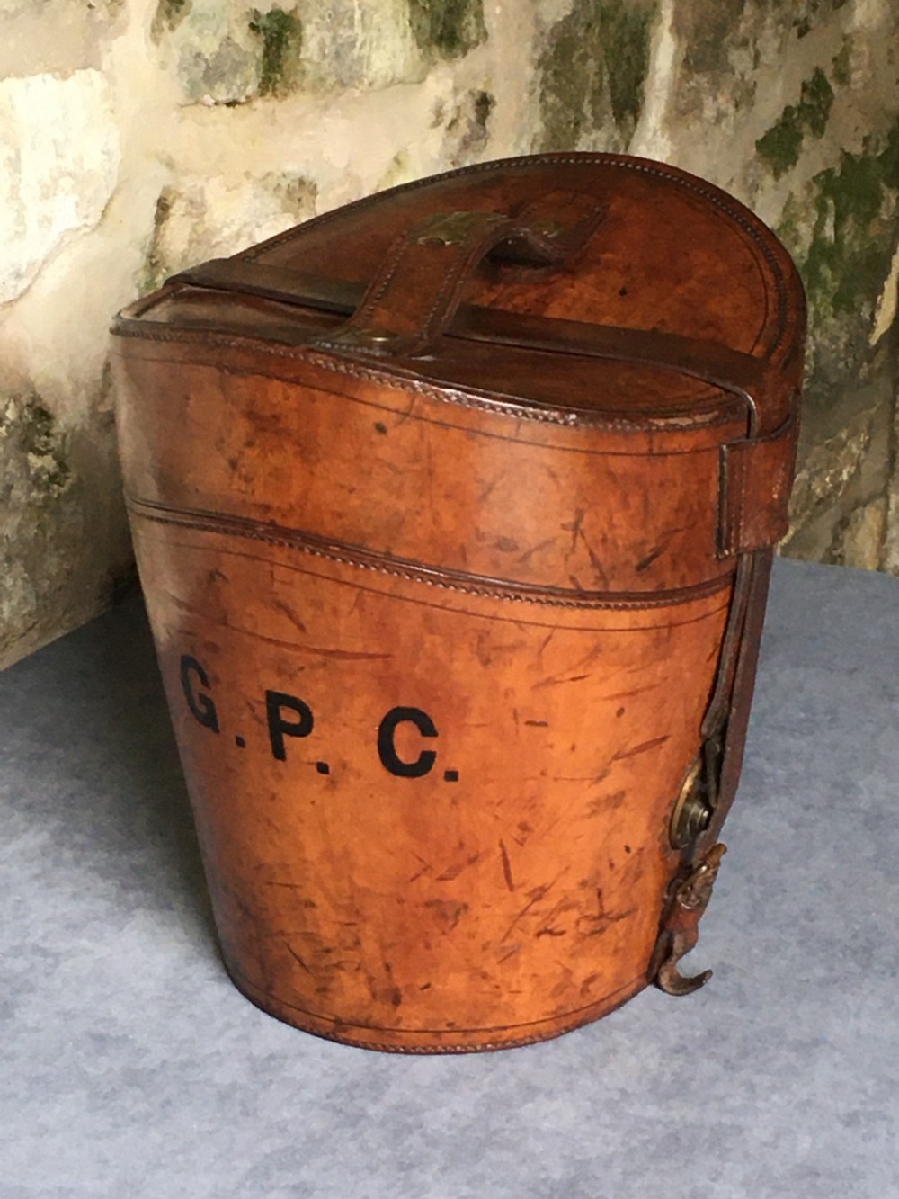Army & Navy hat box  View V