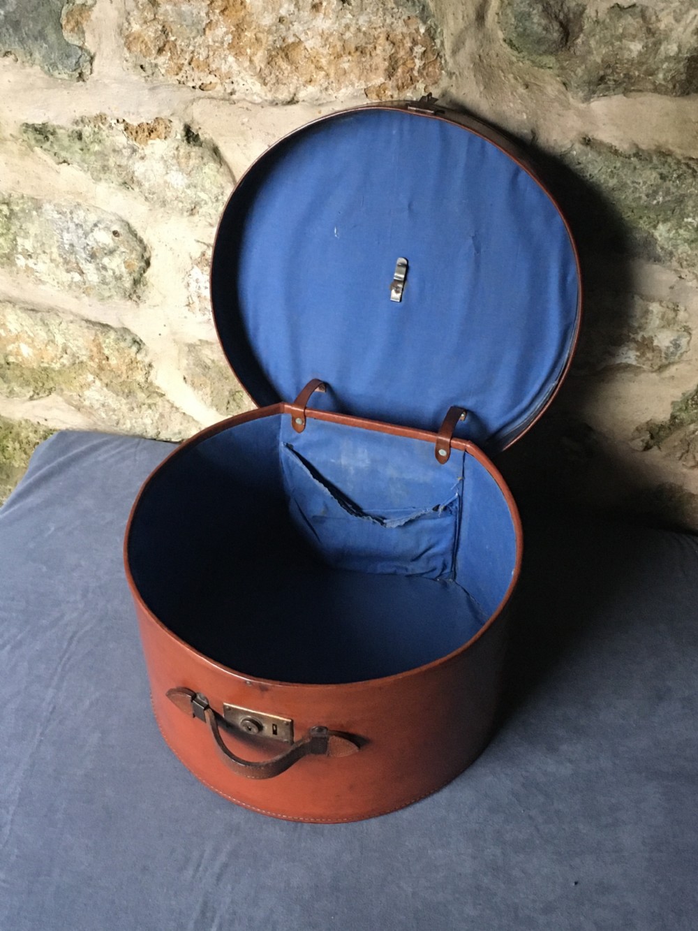 Top quality leather travelling case View XIX