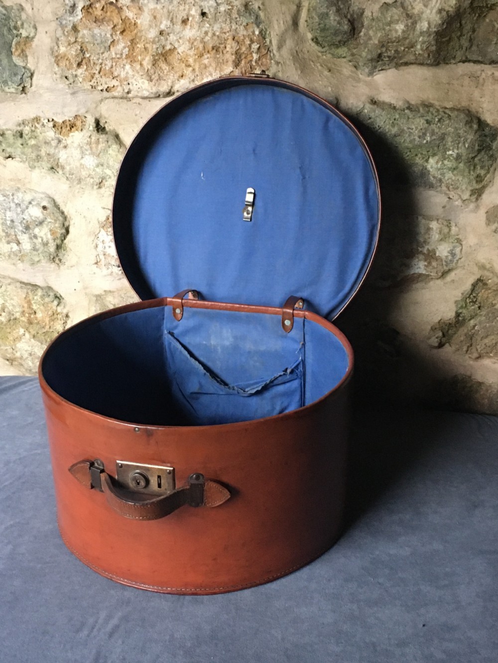 Top quality leather travelling case View XX