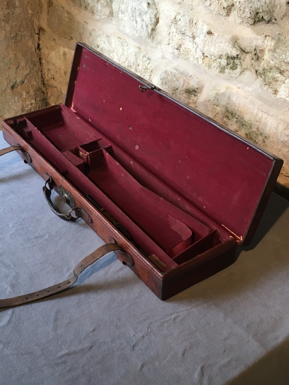 Vintage luggage: exceptional gun case View XV