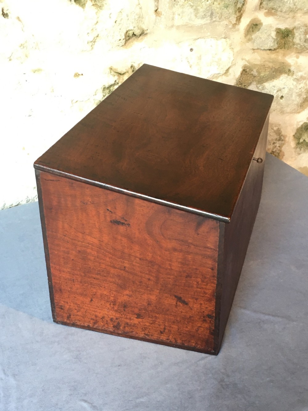 High quality storage trunk View XVI