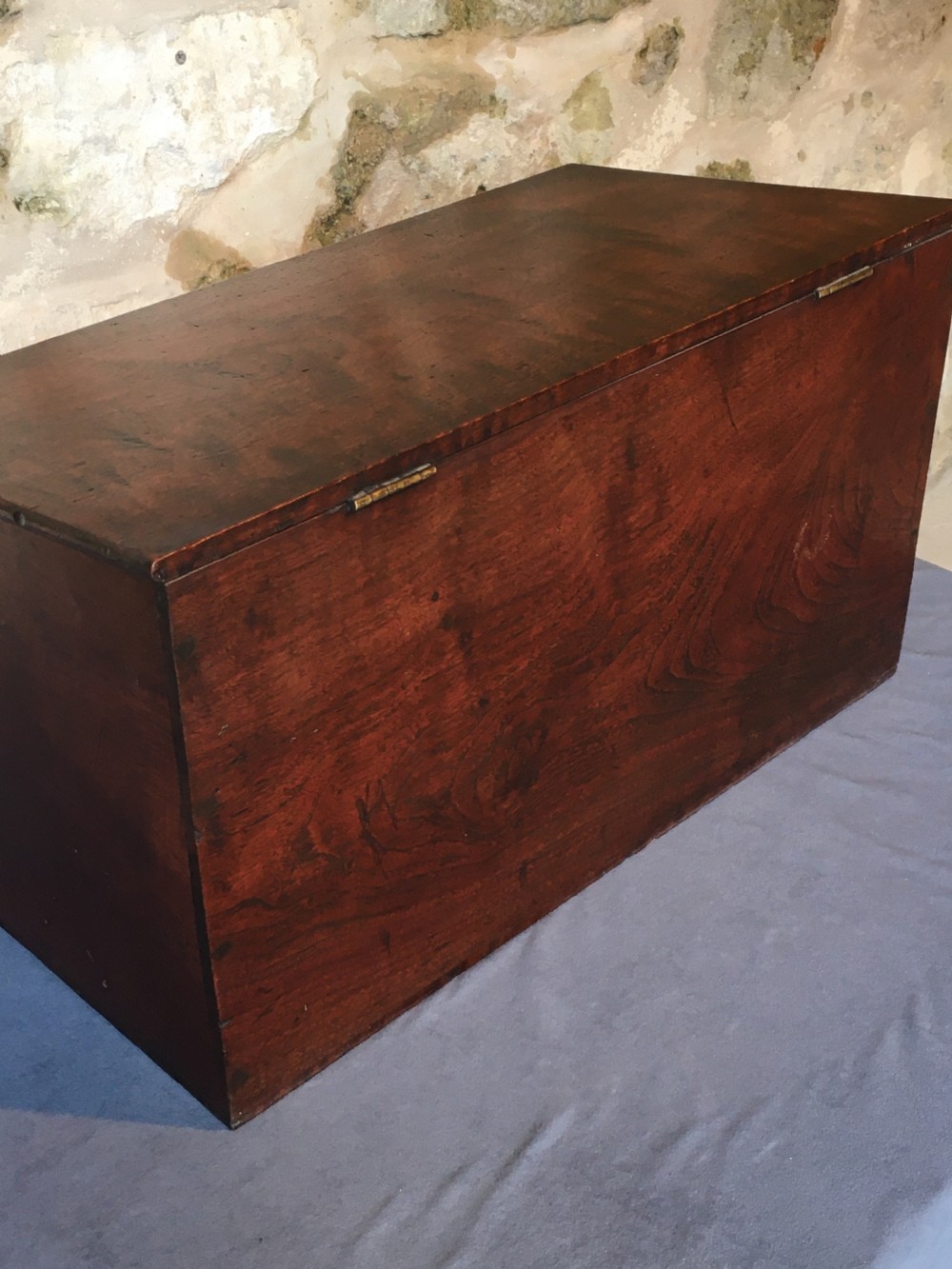 High quality storage trunk View XVII