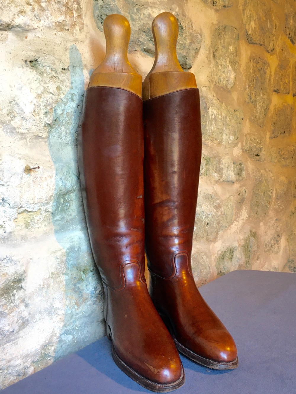 Very fine pair of riding boots View VI
