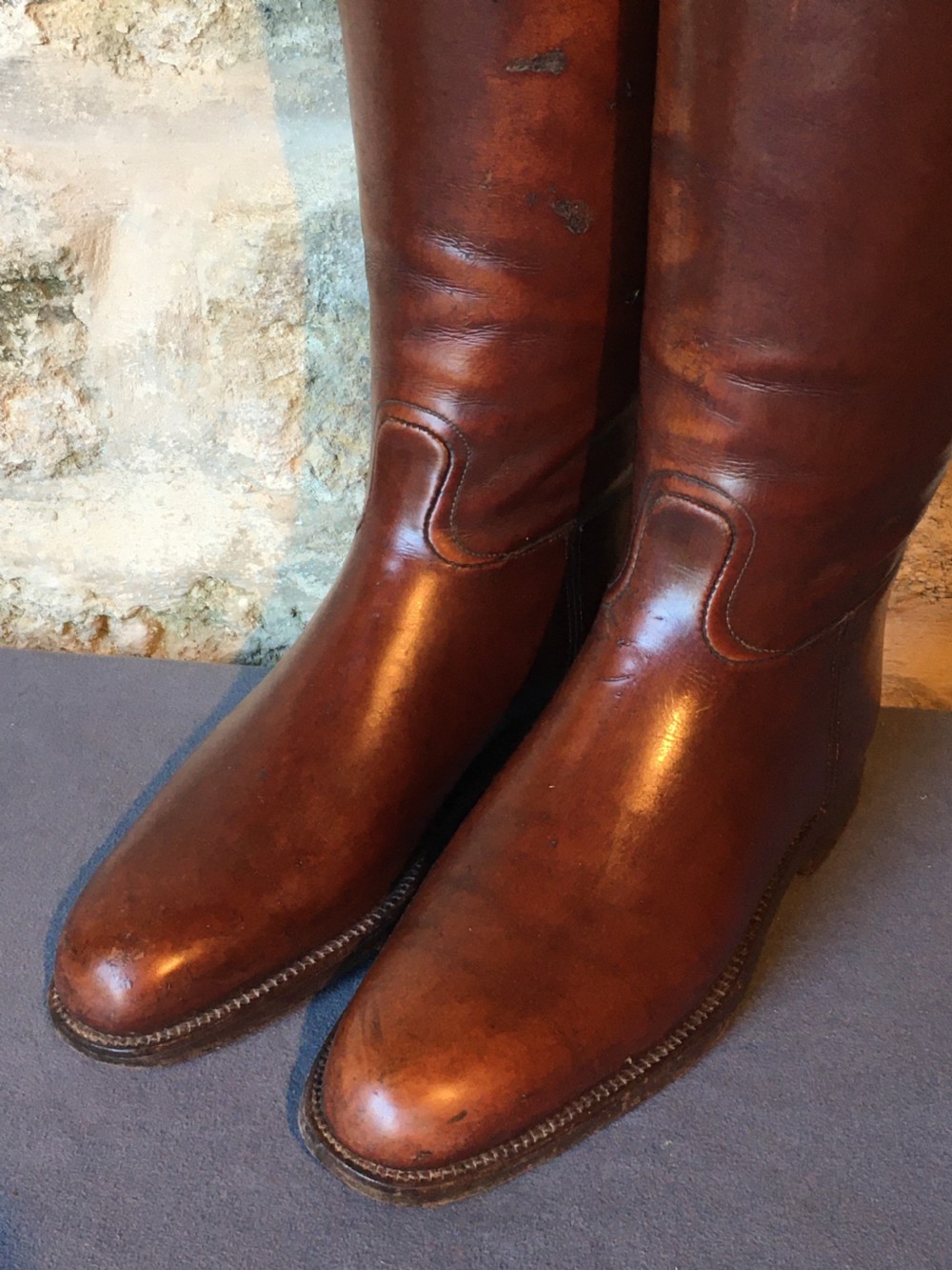 Very fine pair of riding boots View VIII