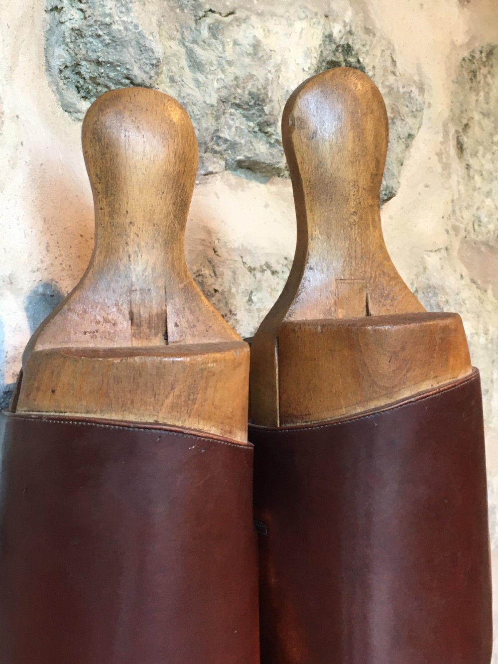 Very fine pair of riding boots View X