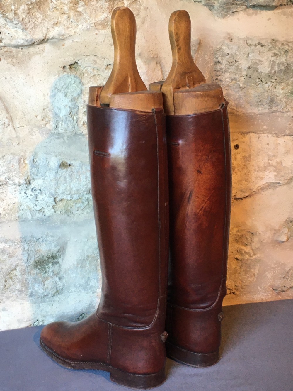 Very fine pair of riding boots View XVIII