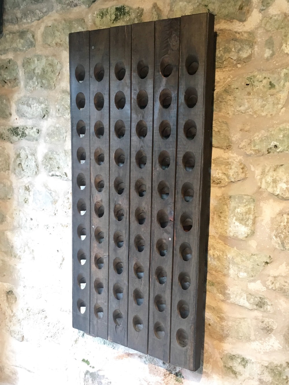 Wall-hanging 60-bottle wine rack
