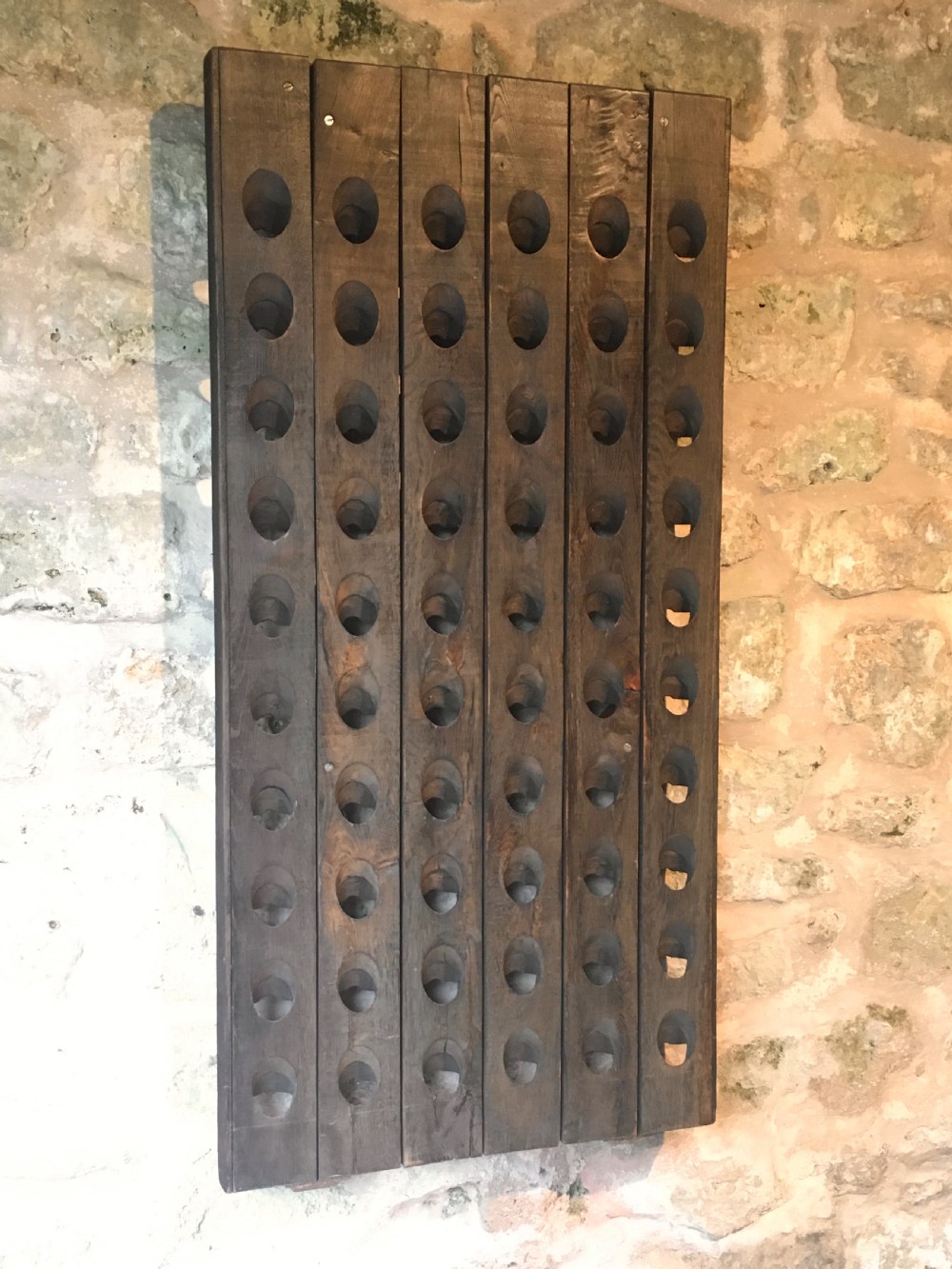 Wall-hanging 60-bottle wine rack View VII