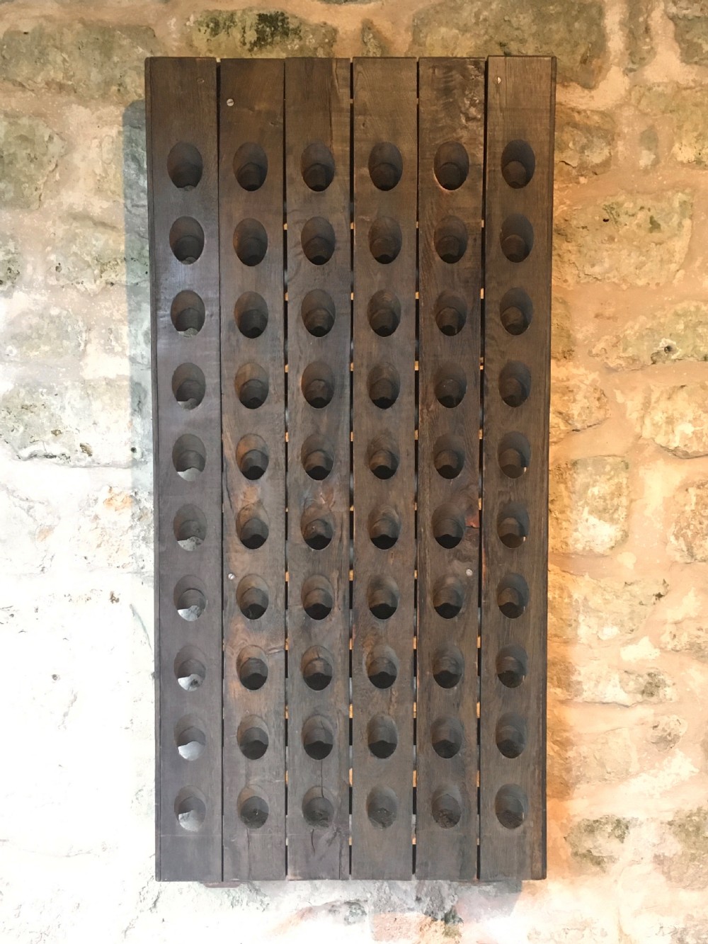 Wall-hanging 60-bottle wine rack View VIII