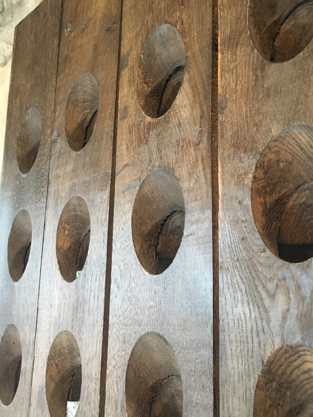 Wall-hanging 60-bottle wine rack View XI
