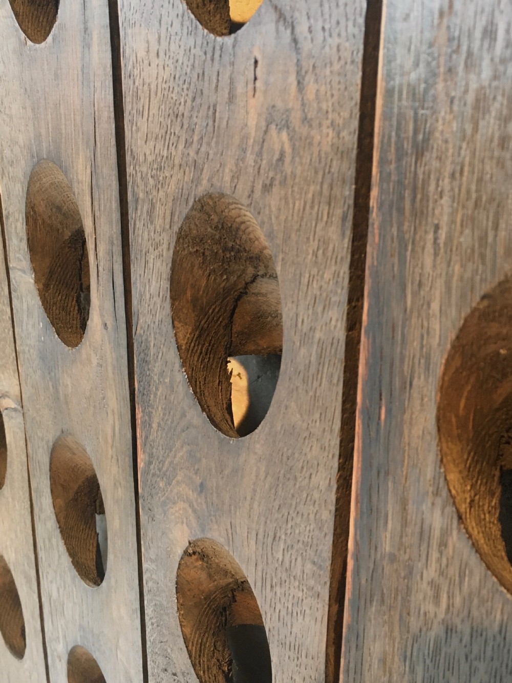 Wall-hanging 60-bottle wine rack View XII