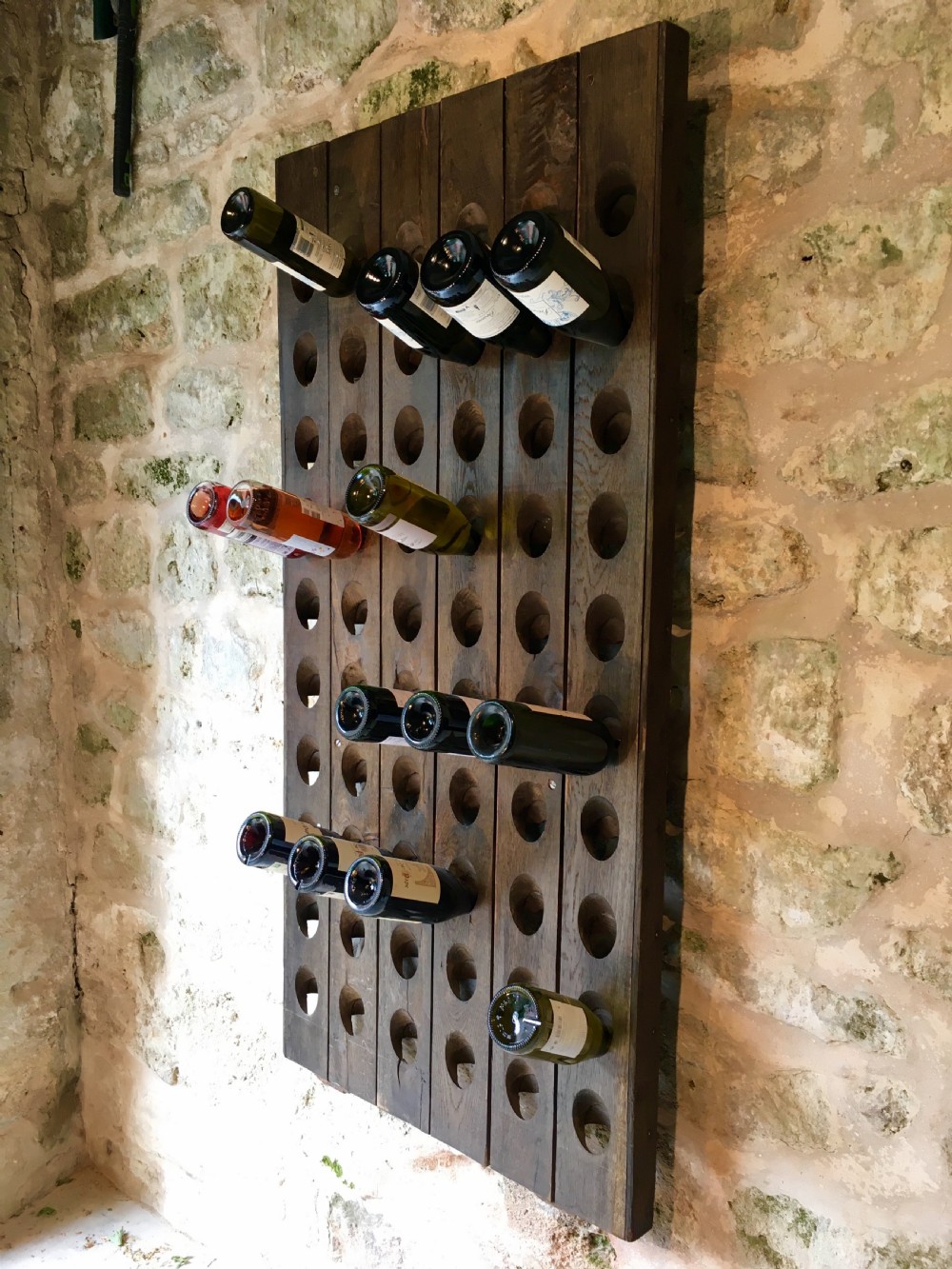 Wall-hanging 60-bottle wine rack View XVII