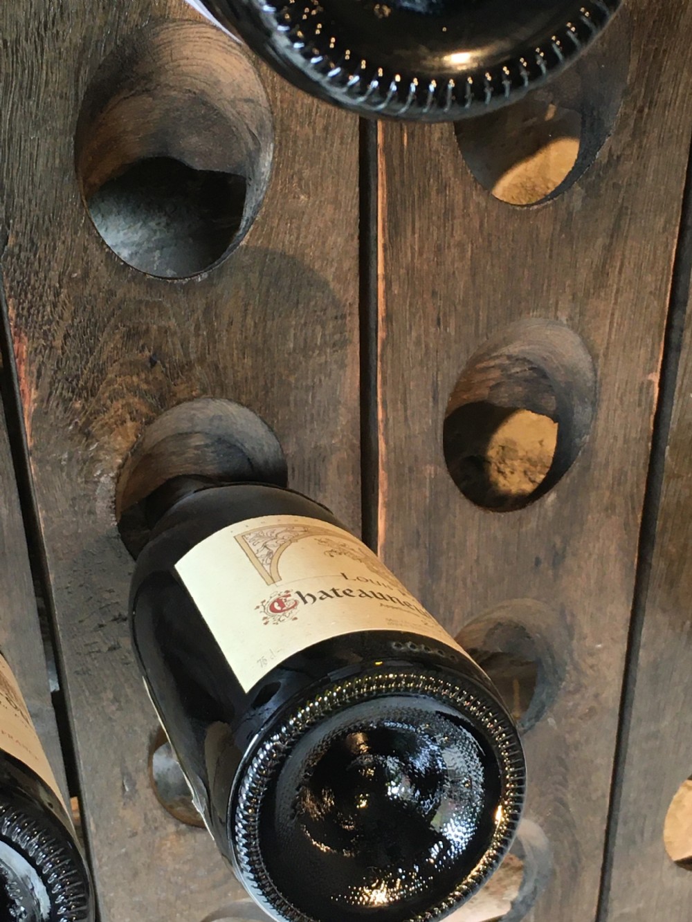 Wall-hanging 60-bottle wine rack View XXII