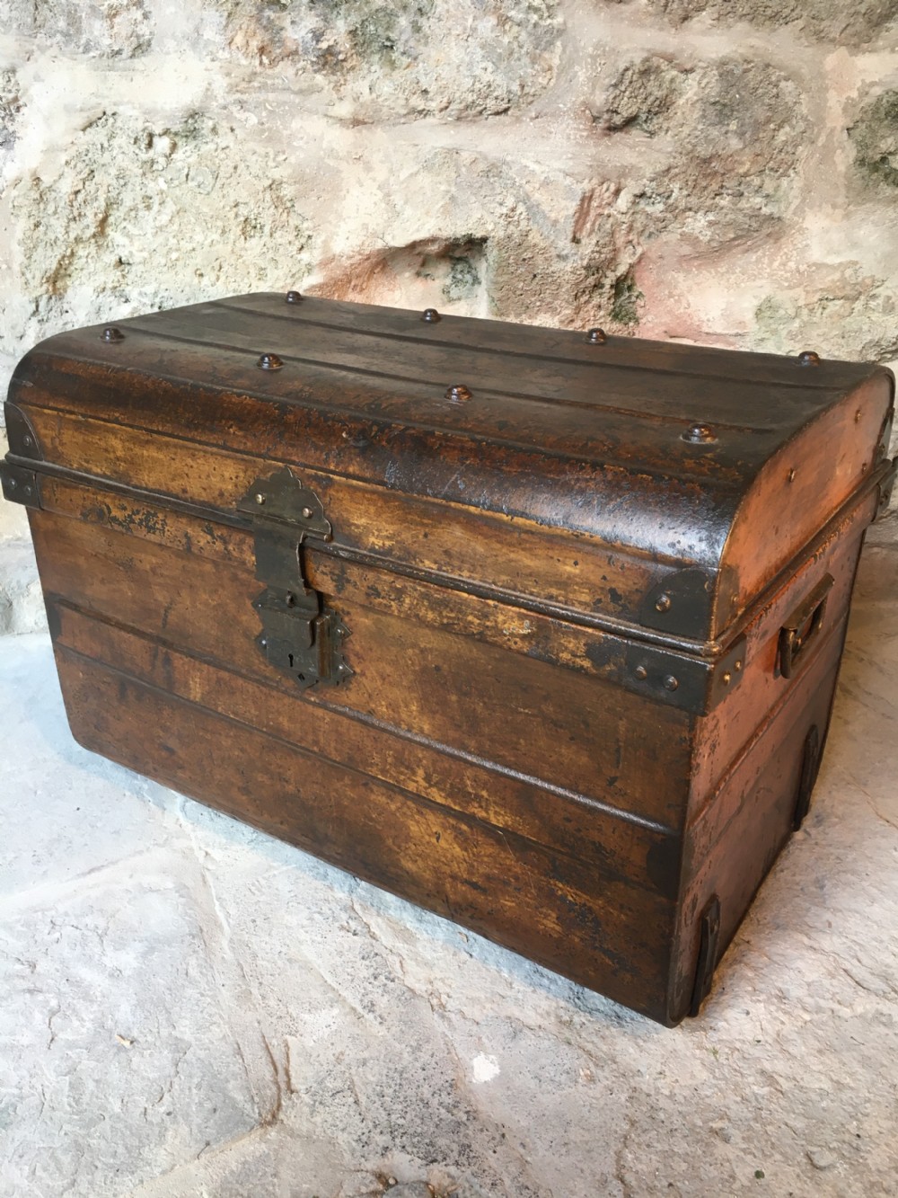 Painted Victorian storage trunk View XV