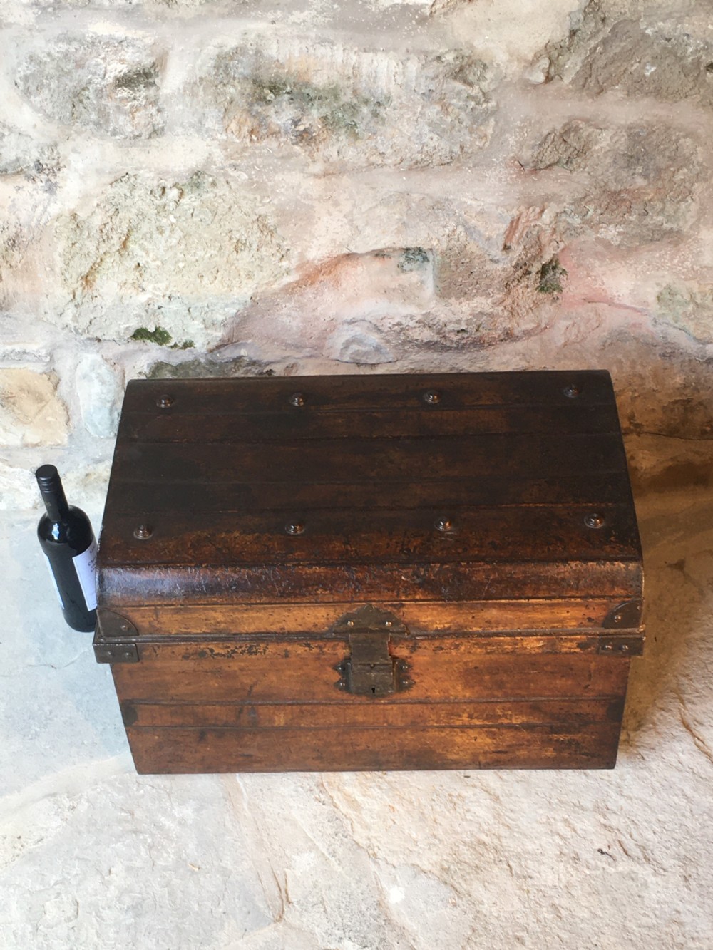 Painted Victorian storage trunk View XXII