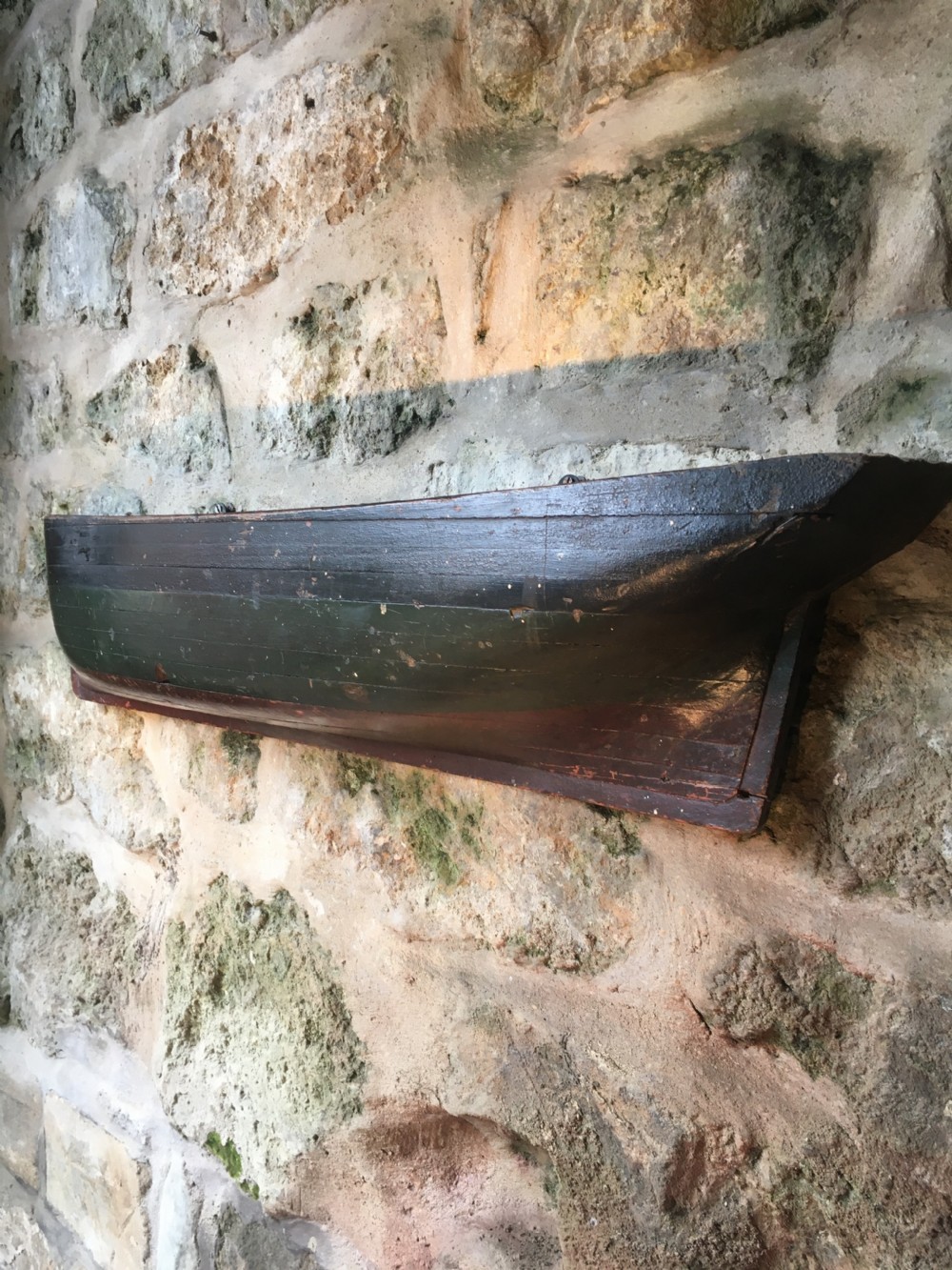 Magnificent half-hull boat model View V