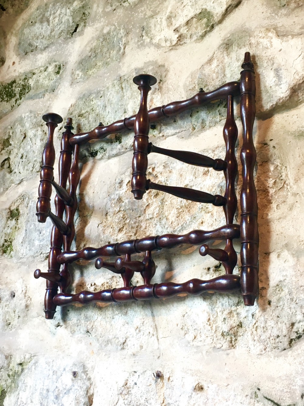 Wall-mounted hat & coat rack